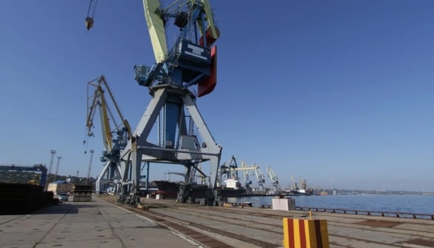 Росія інтегрує порт Маріуполя у власну економіку - розвідка