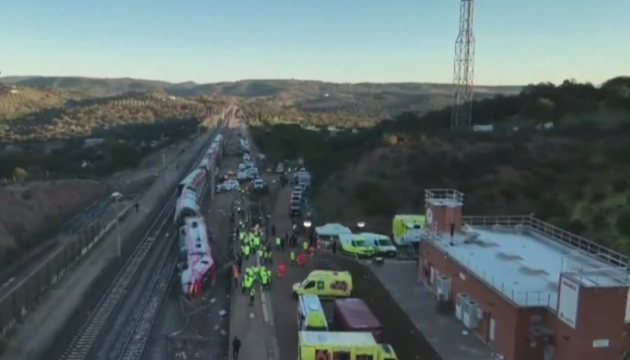 Зіткнення потягів в Іспанії: кількість загиблих зросла до 41