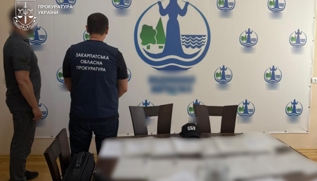 На Закарпатті колишній нардеп фіктивно влаштувався на роботу заради бронювання, а потім втік за кордон