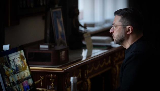 Zelensky: About 4,000 buildings in Kyiv remain without heat as nearly 60% lack electricity