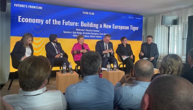 Соболев у Давосі: Маємо говорити не лише про відбудову, а й про переосмислення економіки України