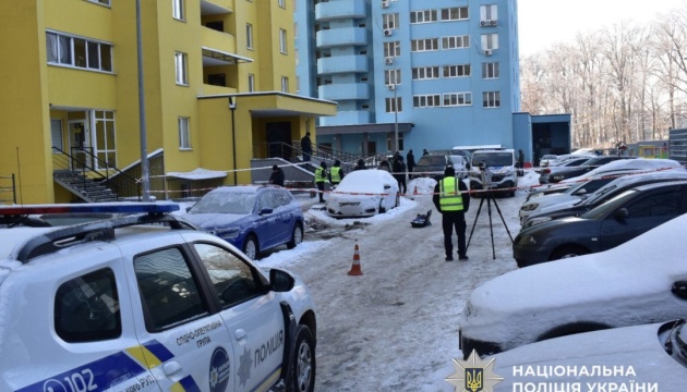 На Київщині чоловіку вистрілили в голову біля під’їзду - нападника затримали