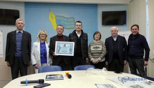 Понад 40 років на посаді: редактор газети з Київщини потрапив до книги рекордів України