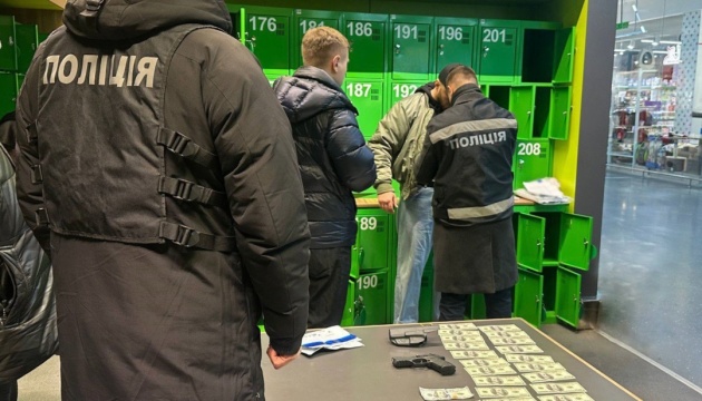 Ухилення від мобілізації: у Києві затримали чоловіка, підозрюваного у посередництві між «клієнтами» і ТЦК