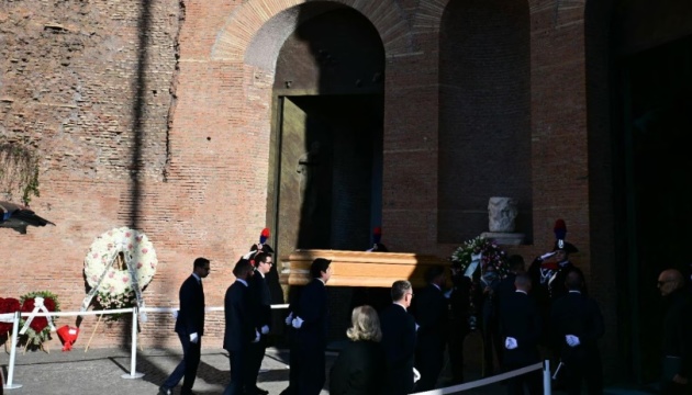 У Римі поховали всесвітньо відомого дизайнера Валентіно Гаравані