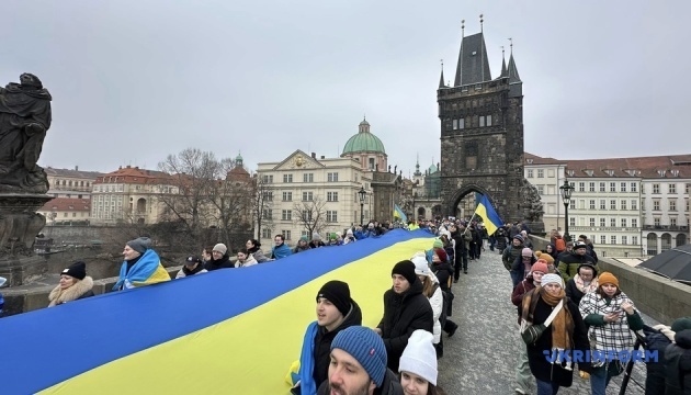 У Празі українці утворили «Ланцюг єдності»