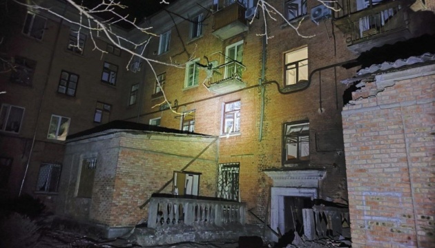 Війська РФ вночі атакували Нікополь - пошкоджені будинки та газогін