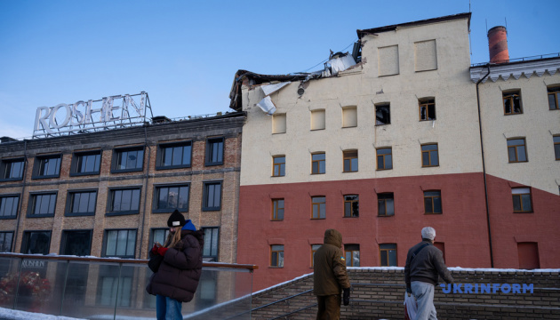 Zelensky: Russia attacks Ukraine with more than 1,700 drones, 1,380 guided aerial bombs, and 69 missiles this week