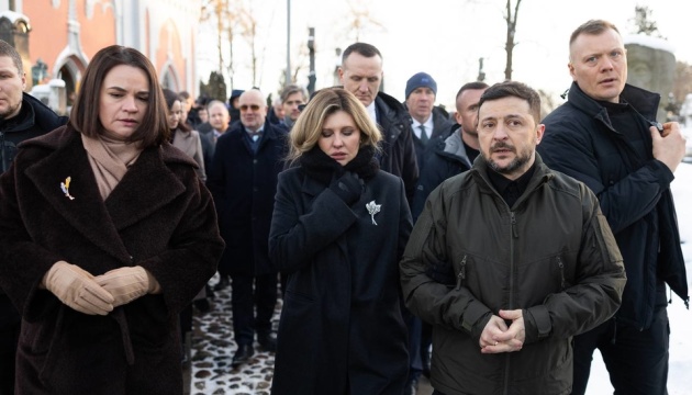 Зеленський у Вільнюсі відвідав цвинтар Расу і вшанував пам’ять учасників Січневого повстання