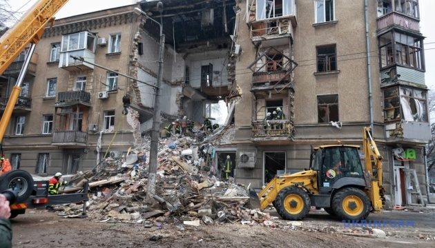 В Одесі розбирають завали після атаки РФ / Фото: Ніна Ляшонок, Укрінформ