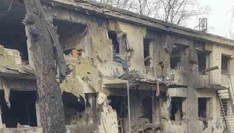 Росіяни скинули бомбу на дитсадок у Костянтинівці, є загиблий