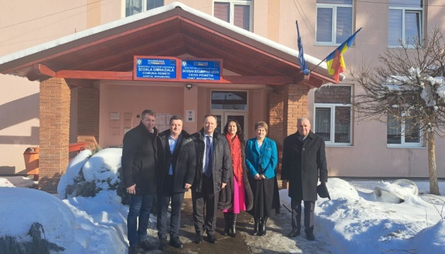 Посол у Румунії відвідав повіт Марамуреш для підтримки української освіти