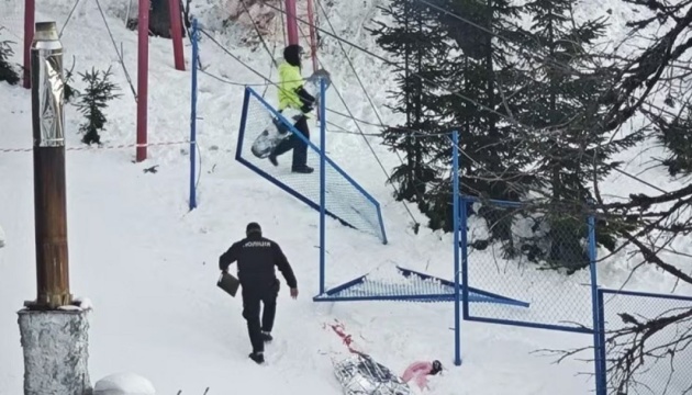 Смерть туристки на Драгобраті у 2025 році: керівники курорту отримали підозру