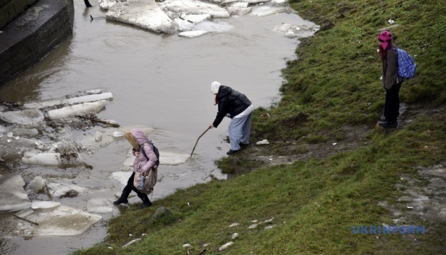 На Закарпатті почався льодохід на річках - ДСНС моніторить ситуацію