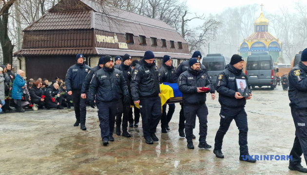 У Черкасах попрощалися з чотирма поліцейськими, які загинули під час затримання підозрюваного