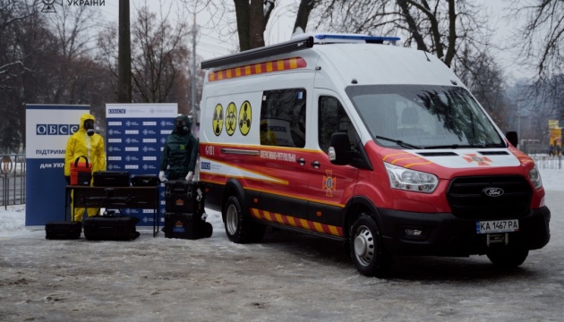 ОБСЄ передала рятувальникам мобільну лабораторію для оцінки хімічних ризиків
