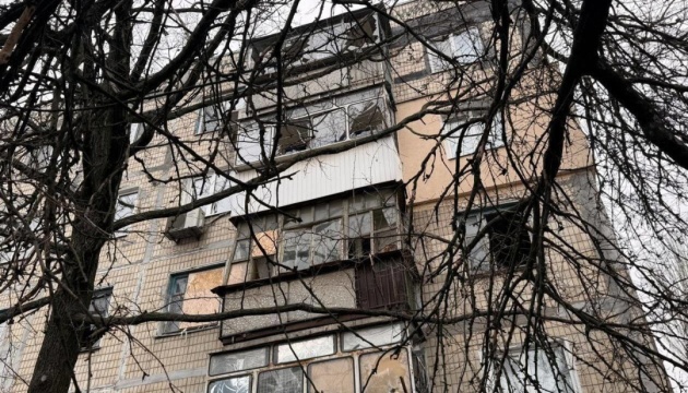 У Нікопольському районі через ворожий обстріл загинув чоловік, ще семеро людей поранені