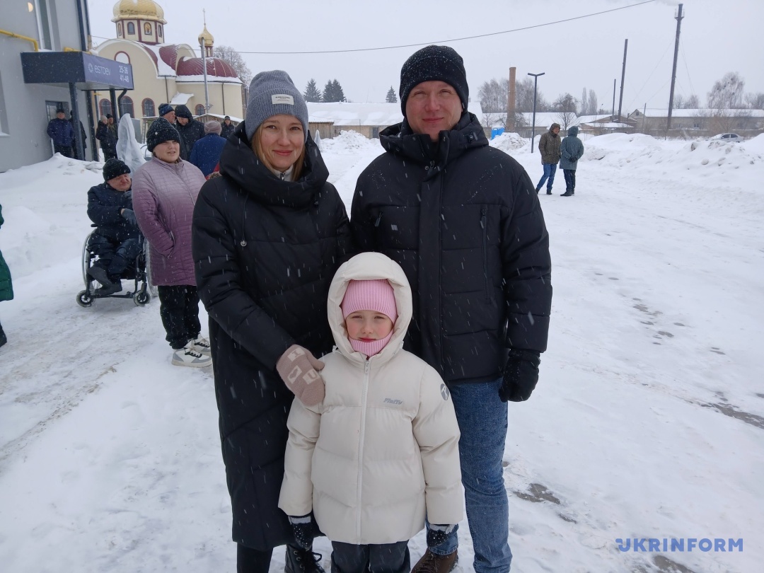 Олександр Война з дружиною та донькою