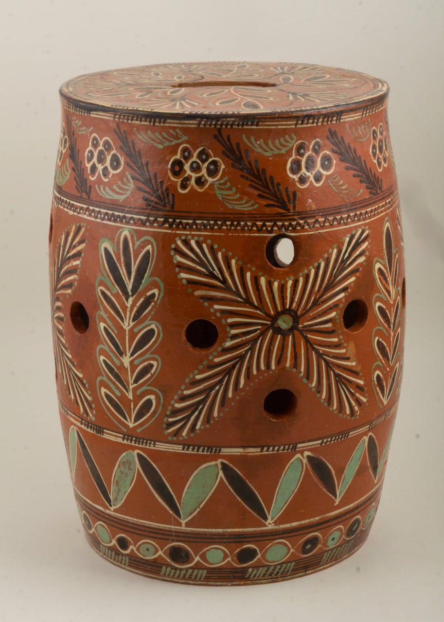 Керамічний садовий ослінчик - робота братів Герсименків