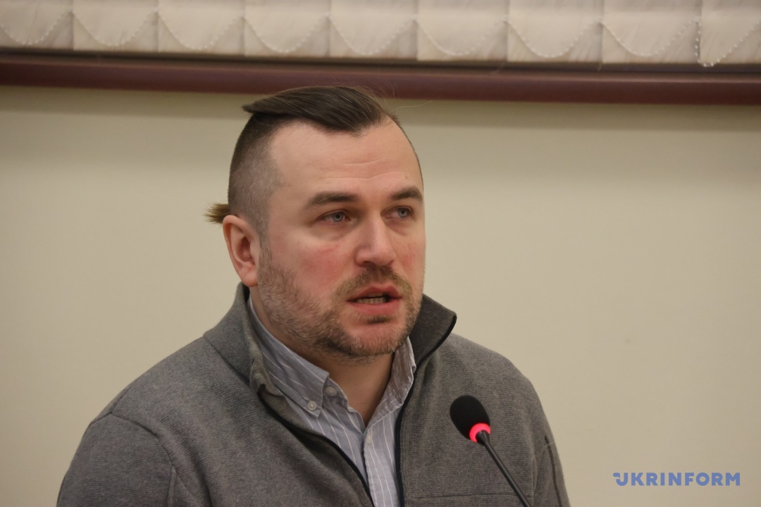 Назар Мухачов, головний редактор американського україномовного тижневика «Сурма».