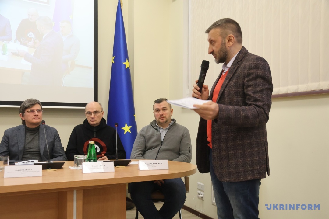 Віталій Кулик, завідувач Навчально-наукової лабораторії протидії дезінформації КНЕУ імені Вадима Гетьмана. 