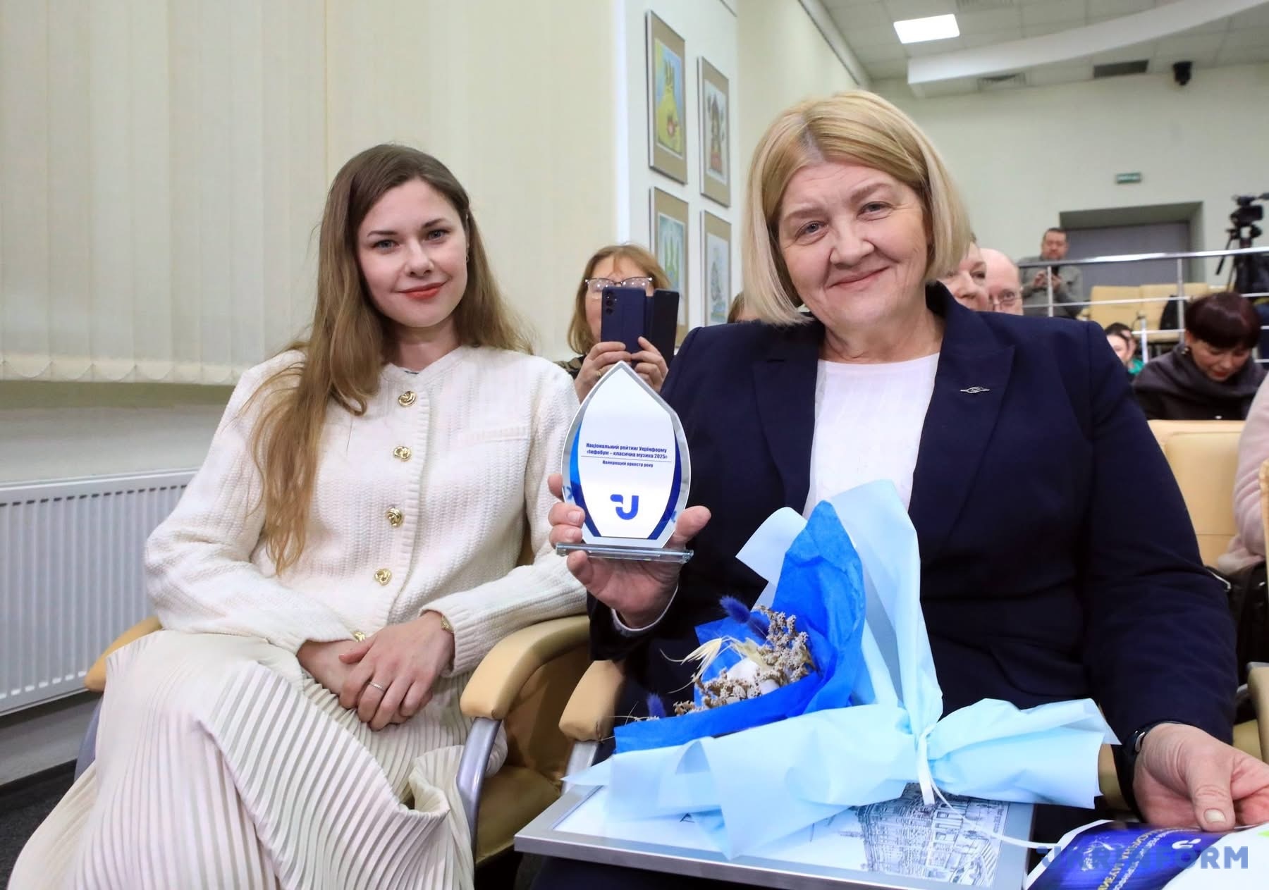 Експертка рейтингу, музикознавиця Стефанія Олійник та голова правління академічного симфонічного оркестру «INSO-Львів» Іоланта Пришляк