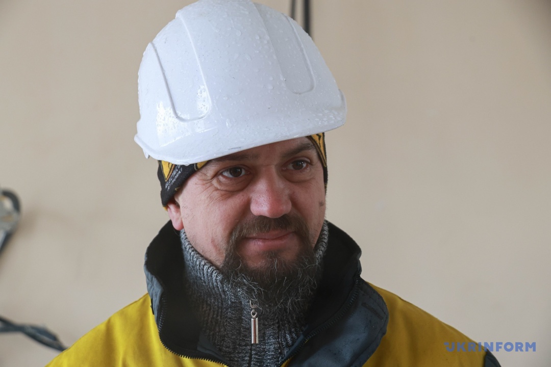 Електрослюсар Володимир