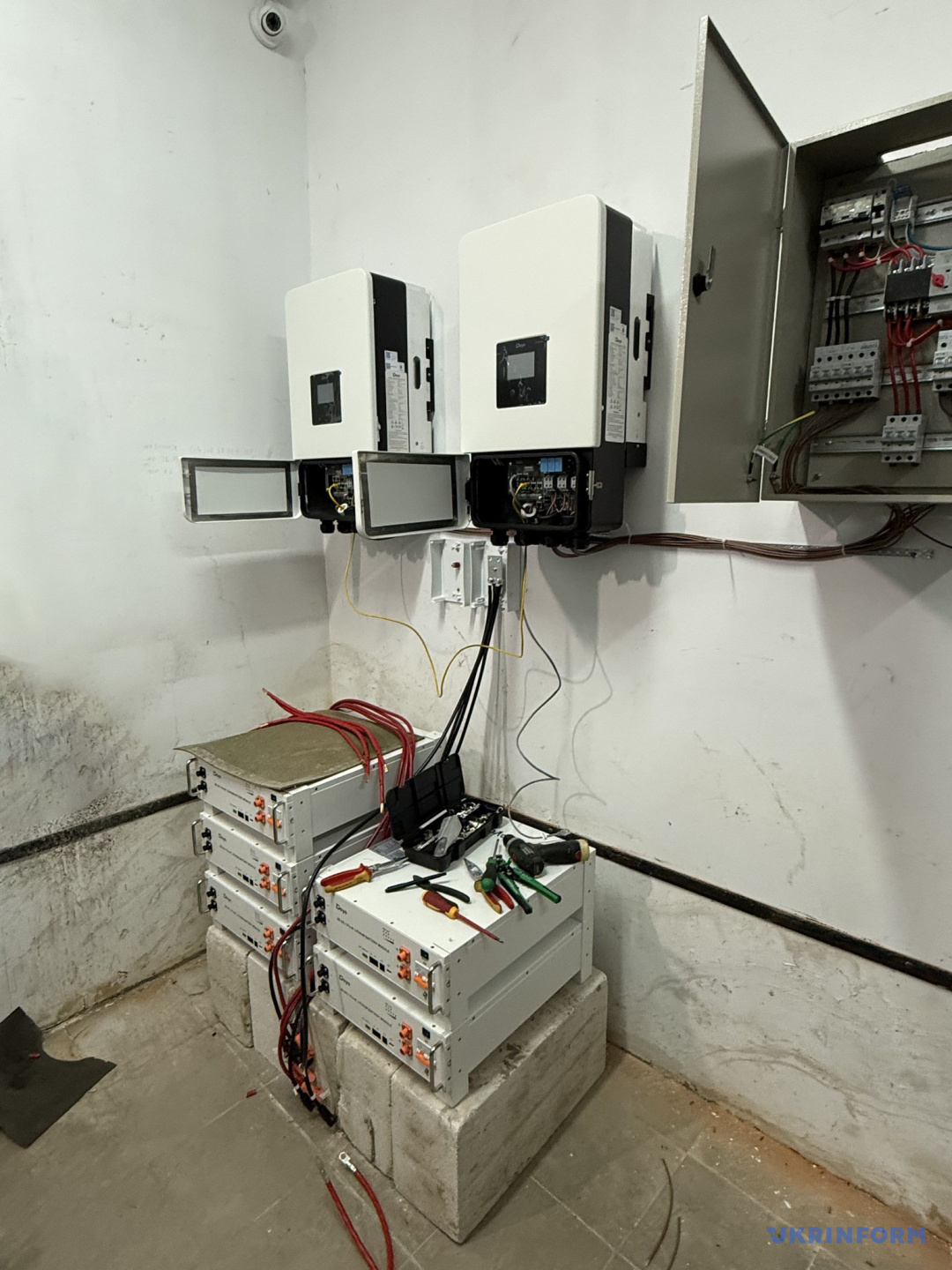 Встановлення резервного живлення в багатоквартирному будинку