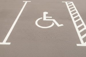 На всіх парковках має бути не менше 10% місць для осіб з інвалідністю