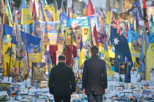 Зеленський: Під час покладання квітів на Майдані з Рютте російський літак вийшов на пусковий рубіж