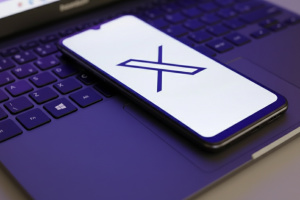 У Франції провели обшуки в офісах компанії X