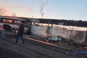 Під час удару по автобусу в Тернівці був поранений 22-річний юнак, який намагався врятувати інших пасажирів 