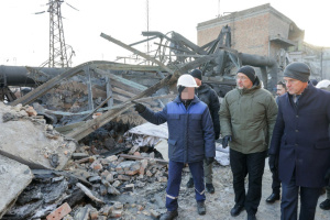 Шмигаль показав Рютте наслідки російської атаки на одну з київських ТЕЦ