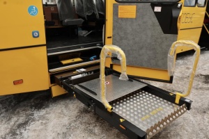 На Вінниччині громадам передали чотири інклюзивні шкільні автобуси