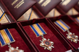 Зеленський вручив військовим нагороди