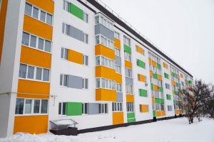 У Макарові відновили два будинки, які були зруйновані через російську агресію