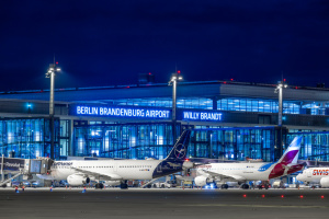 У Берлінському аеропорту через невідомі літальні об’єкти двічі призупиняли польоти