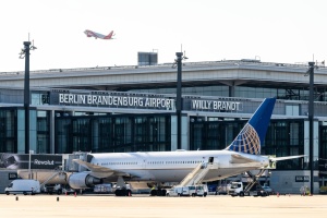 У аеропорту Берліна скасували всі рейси через страйк профспілки