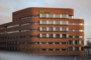 У Нідерландах розслідують експлуатацію українців і шукачів притулку в готелі Ibis