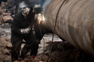 20 тисяч щомісяця: у «Дії» стартувала подача заявок на доплату для ремонтних бригад