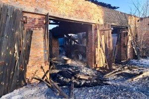 Армія РФ атакувала дронами та ракетою агропідприємство на Чернігівщині, знищені ангари та техніка