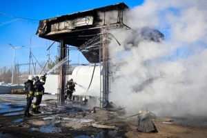 На Харківщині через російський удар сталася пожежа на АЗС, є постраждалий