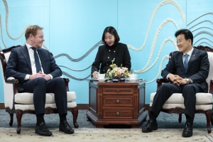 У Сеулі заявили, що між переговорами про мир в Україні і ситуацією на Корейському півострові є зв'язок