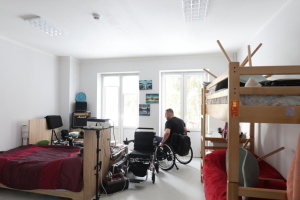 У Львові облаштували тимчасове житло для переселенців, які потребують особливого догляду