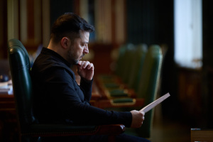 ウクライナ、ベラルーシのルカシェンコ氏に対して制裁導入＝ゼレンシキー大統領