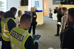 У Києві група осіб переправляла іноземців через кордон під виглядом волонтерства