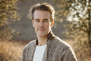 Помер зірка серіалу «Затока Доусона» Джеймс Ван дер Бік