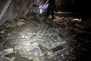 У Новгород-Сіверському внаслідок атаки ворожого безпілотника знищена будівля райдержадміністрації