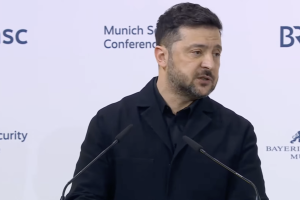 ウクライナ軍をＮＡＴＯの外に置くのは賢明ではない＝ゼレンシキー大統領