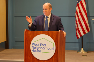 Трамп має більше тиснути на Путіна, а не вимагати поступок від України - сенатор Кунс